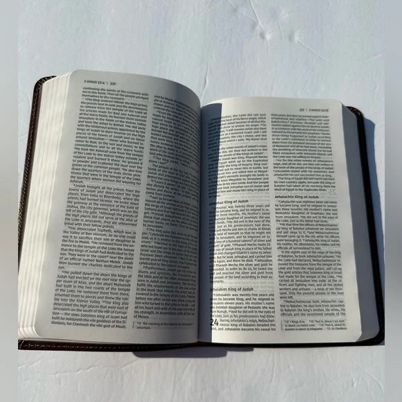 Holy Bible NIV Zondervan Two Toned Brown Leather Soft Cover 4.5” X 6.75” - Picture 7 of 8